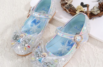 [🆕🇻🇳] Shop Giày Công chúa Elsa 🧑‍🧒❤️️👶⭐️  Giày búp bê công chúa Elsa cho bé gái 3-7 tuổi
Size: 22-32
Màu sắc: Bạc, Hồng, Xanh
#hàngsẵnship
Nhận giao hàng toàn quốc,thu tiền khi nhận hàng.
Kiểm , shares-0✔️ , likes-5❤️️ , date-2025-05-10 15:15:02🇻🇳🇻🇳🇻🇳📰🆕