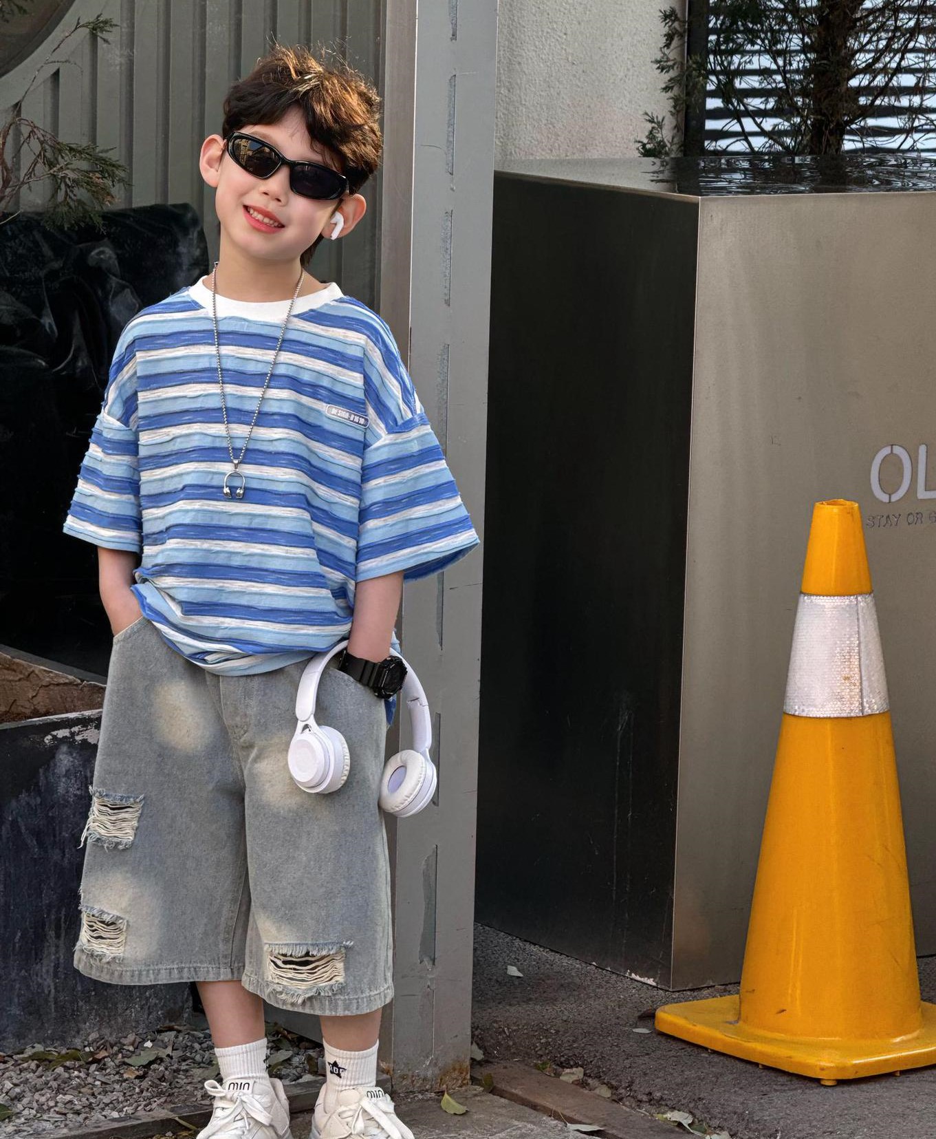 [🆕🇻🇳]  Chichu – Little Dress – cổ phục Việt Áo Dài, Bà Ba, Yếm…Phụ Kiện Dép Guốc tôn vinh văn hoá Việt 🧑‍🧒❤️️👶⭐️ Em Mặc Áo Yếm Ngây Thơ
Phất Phơ Vạt Áo Hững Hờ
Mềm Mềm, Mỏng Mỏng, Mơ Mơ, Màng Màng !!!Dáng Yếm Hott Lên Ngôi Không Những Dịp Lễ Mà Bé iu Có Thể Diện M , shares-28✔️ , likes-683❤️️ , date-2025-05-19 18:53:26🇻🇳🇻🇳🇻🇳📰🆕