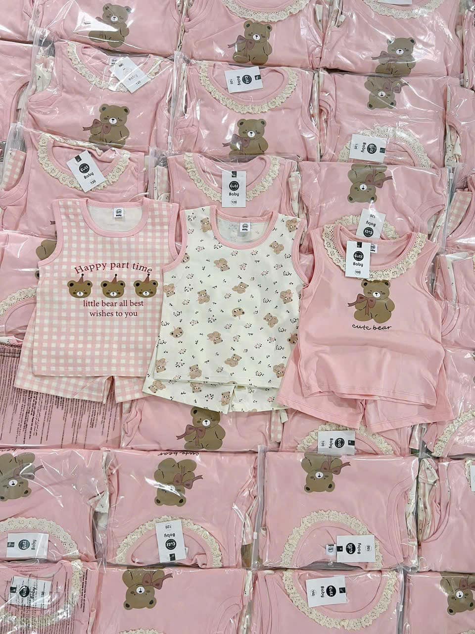 [🆕🇻🇳]  CHAM Kids – Shop nhỏ ở Hố Nai 🧑‍🧒❤️️👶⭐️ Các mom bữa giờ cứ hỏi có mã ba lỗ nào mặc ở nhà với đi học xinh xẻo cho bé gái không?Hỏi nhiều lắm lun í
Bé nào iu màu hồng và ghét sự rả rối đâu
Sắm ngay , shares-3✔️ , likes-5❤️️ , date-2025-05-15 01:21:03🇻🇳🇻🇳🇻🇳📰🆕