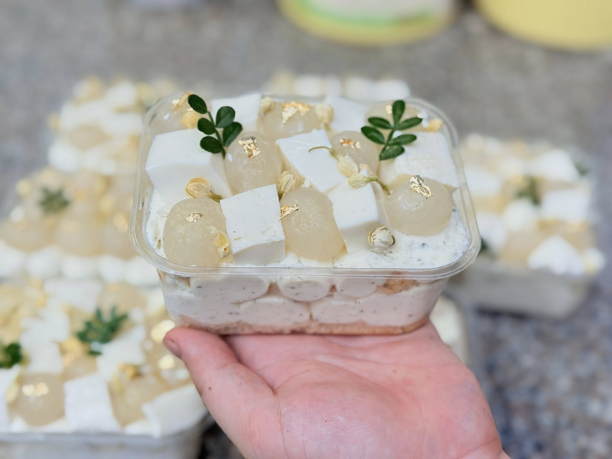 [🆕🇻🇳] Tiệm Bánh Thái Bình – Chuyên Sỉ Lẻ, Bánh Mì Bánh Ngọt Bánh Sinh Nhật 🍔 Top1Food  🍜 Mùa hè nhàn nhã với Olong Nhài Nhãn cùng Tiệm bánh Thái Bình
– Tiệm em đã đu trend thành công món bánh hottrend mùa hè này rùi đây ạ
Nhìn giao diện của em , shares-5✔️ , likes-10❤️️ , date-2025-04-26 03:21:27🇻🇳🇻🇳🇻🇳📰🆕