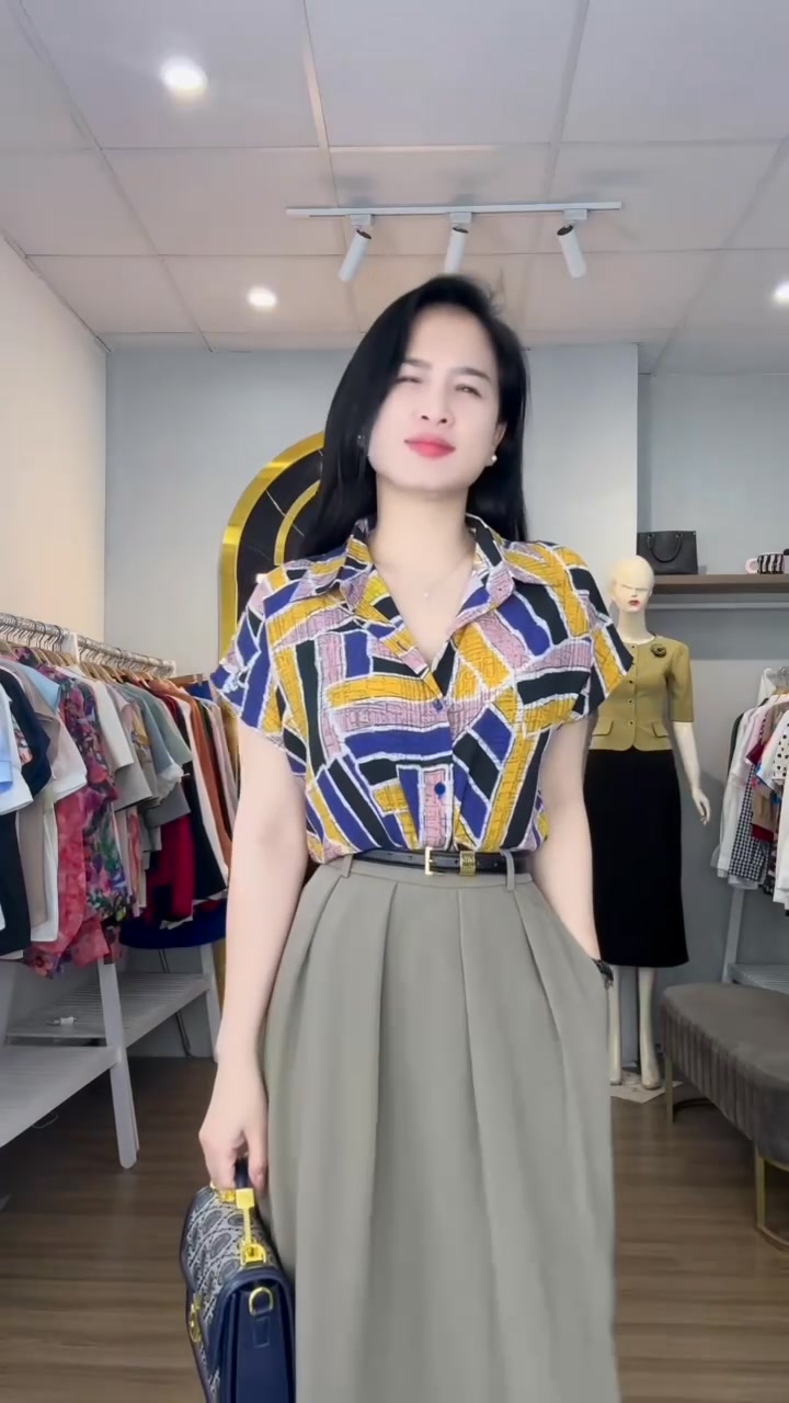 [🆕🇻🇳] Phương’s Home – Gom order KIDS Hàn, QCCC 🧑‍🧒❤️️👶⭐️ @All Hè này các bác nhà em nên có ít nhất 1 em sơ mi này. Cái chất nhẹ mát dễ chịu lắmSơ mi lụa zane cao cấp em mở hàng 239k/c các chị nhaSize:SML , shares-0✔️ , likes-0❤️️ , date-2025-05-06 19:35:20🇻🇳🇻🇳🇻🇳📰🆕