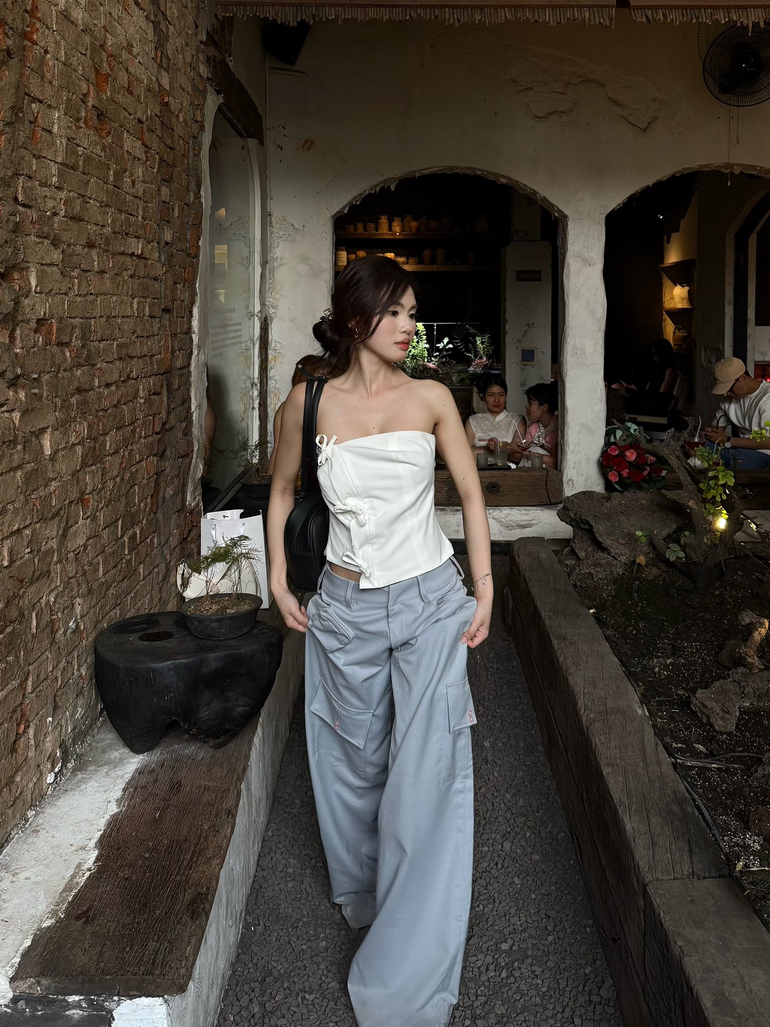 [???] Deplen – Quần áo  ? Top1Fashion ?  The summer vibe girls loveĐơn giản và cơ bản nhưng luôn là outfit mà các cô gái yêu. Bước vào hè cùng “Somi Tube Top” và chiếc quần “Cargo Candy Pants”  , shares-2✔️ , likes-6❤️️ , date-2025-05-28 04:30:14????????