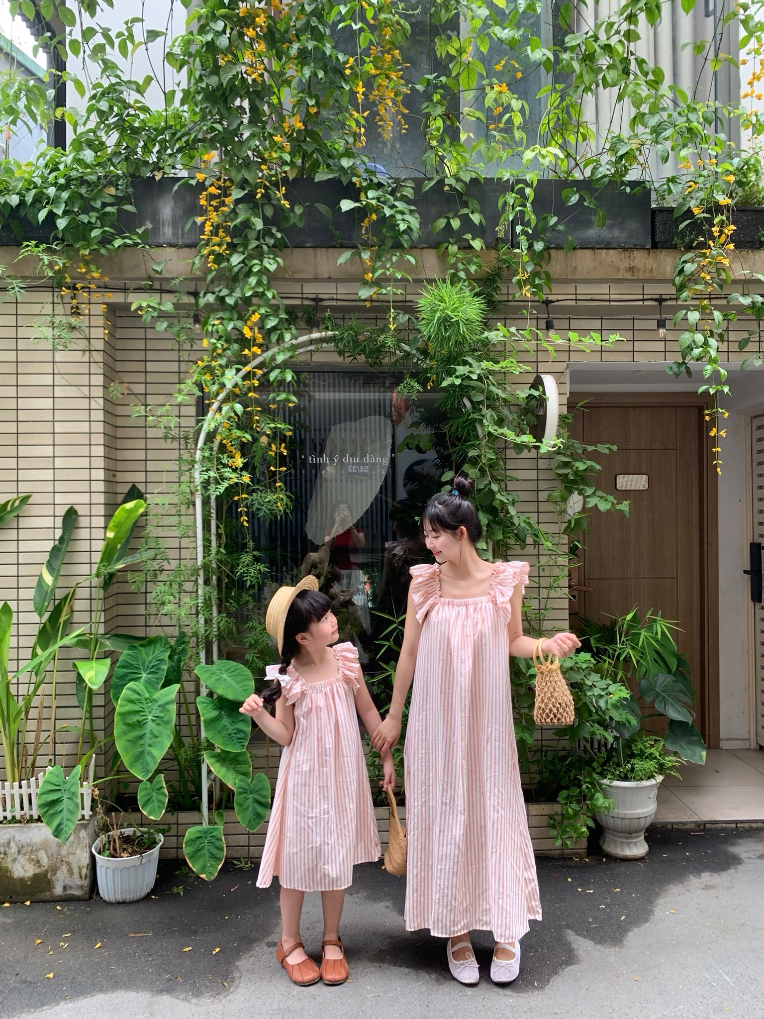[🆕🇻🇳] Mick & Milk Store – Không chỉ là thời trang 🧑‍🧒❤️️👶⭐️  Hè tới rồi mà không mua đồ nhà Mick là có lỗi lắm nhaaaaNhanh tay đặt ngay 1 set đi du lịch đi các mẹ nhaaa
, shares-1✔️ , likes-10❤️️ , date-2025-05-29 18:23:31🇻🇳🇻🇳🇻🇳📰🆕