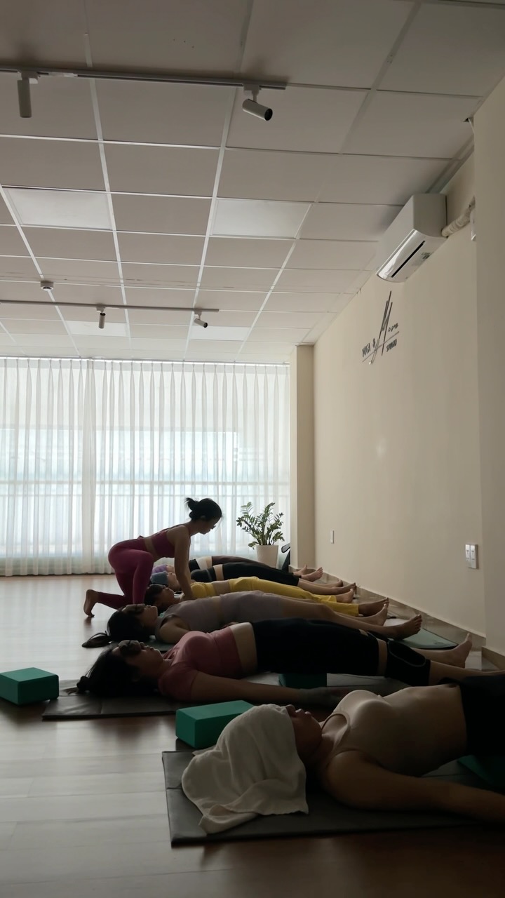 [🆕🇻🇳] YOGA & MORE – Phòng tập yoga 🧘 Top1Yoga 🤸🏻‍♀️ SAVASANA – KHI BẠN HỌC CÁCH BUÔNG XUÔI “THẬT LÀNH” 

 Hồi nhỏ, chỉ cần nhắm mắt là ngủ. Lớn rồi mới biết, để thực sự thư giãn lại khó đến vậy!
Trong yoga,  , shares-0✔️ , likes-0❤️️ , date-2025-06-05 15:47:35🇻🇳🇻🇳🇻🇳📰🆕