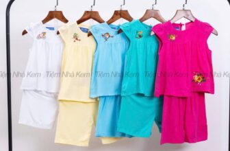 [🆕🇻🇳] Tiệm Nhà Kem – Đồ Bộ Tole Hiệu Bảo Ngọc 🧑‍🧒❤️️👶⭐️  𝐒𝐚̀𝐢 𝐆𝐨̀𝐧 𝐦𝐮̛𝐚 𝐫𝐨̛𝐢 𝐫𝐚̉ 𝐫𝐢́𝐜𝐡…
Mẹ chẳng đưa bé ra ngoài chơi được, nhưng ở nhà vẫn có thể “lên đồ” xinh xắn với 𝐭𝐨𝐥𝐞 𝐱𝐢̣𝐧 𝐱𝐨̀ 𝐭𝐮̛̀ 𝐓𝐢𝐞̣̂𝐦 𝐍𝐡𝐚̀ 𝐊𝐞𝐦Mẫ , shares-0✔️ , likes-2❤️️ , date-2025-06-21 01:58:04🇻🇳🇻🇳🇻🇳📰🆕