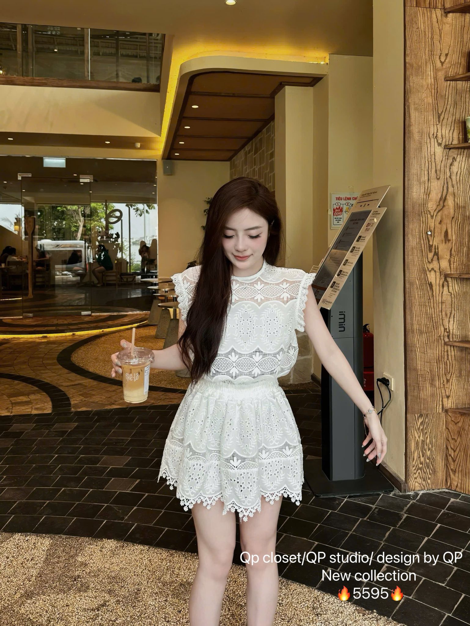 [🆕🇻🇳] Là Em Chi Shop – Thời trang thiết kế 👕 Top1Fashion 👗  Set ren thêu đục hàng cao cấp pro 5595
Mlem mlem cái outfit ren trắng bánh bèo ngọt lịm này nha!  Vừa xinh, vừa mát, mặc lên là auto “nàng thơ” chính hiệu , shares-0✔️ , likes-0❤️️ , date-2025-06-17 23:11:24🇻🇳🇻🇳🇻🇳📰🆕