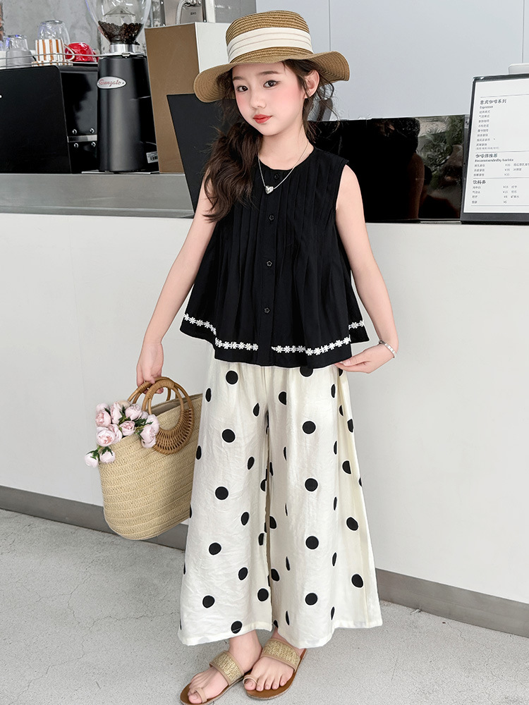 [🆕🇻🇳]  Emy Baby – Thời trang xuất khẩu MẸ và BÉ 🧑‍🧒❤️️👶⭐️ Set siêu dễ thương cho bé diện Hè thật phong cách 
Form rộng thoải mái, chất vải mềm nhẹ, mát mẻ cả ngày.
Dễ phối phụ kiện, từ mũ cói đến túi xách mini đều , shares-0✔️ , likes-21❤️️ , date-2025-06-14 23:28:19🇻🇳🇻🇳🇻🇳📰🆕