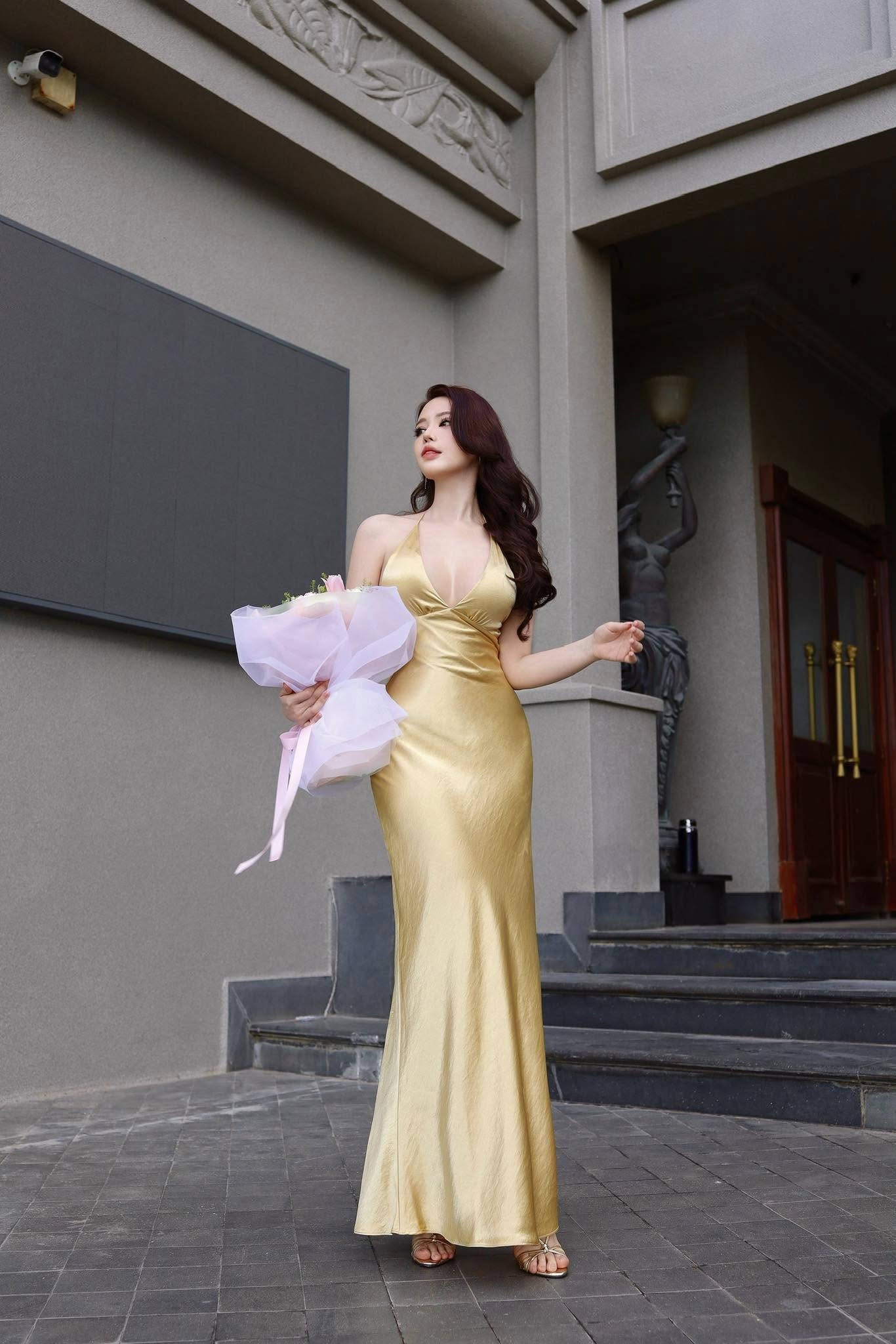 [🆕🇻🇳] Seesilk – Thiết kế & Thời trang 👕 Top1Fashion 👗   𝓐𝓶𝓮𝓵𝓲𝓮 𝓓𝓻𝓮𝓼𝓼
Mang hơi thở của nắng mai và sự mềm mại thuần khiết, 𝒜𝓂𝑒𝓁𝒾𝑒 𝒟𝓇𝑒𝓈𝓈 phiên bản vàng bơ là hiện thân của sự thanh lịch và quyến rũ đầy tinh tế.  , shares-1✔️ , likes-5❤️️ , date-2025-06-21 22:54:40🇻🇳🇻🇳🇻🇳📰🆕