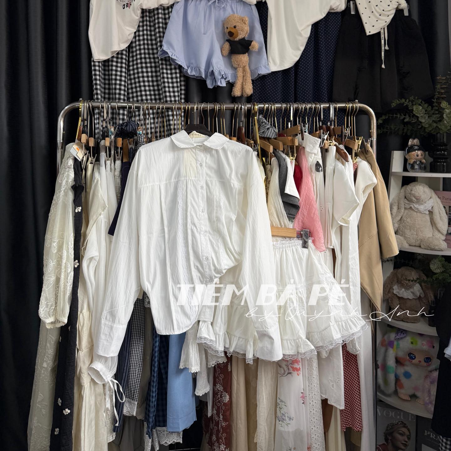 [🆕🇻🇳] TIỆM BÀ PÉ by Quynh Anh 👕 Top1Fashion 👗  ABUML ĐỒ MỚI Ạ Chị yêu nào chọn đủ đơn 500k được tặng tinh dầu thơm thì chọn nốt em gửi đơn lun ạ
Hình em tự chụp thật 100% ạ
, shares-1✔️ , likes-2❤️️ , date-2025-06-26 19:25:47🇻🇳🇻🇳🇻🇳📰🆕