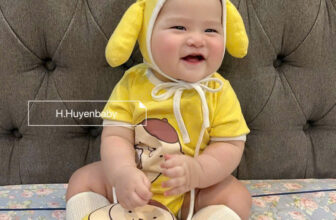 [🆕🇻🇳]  Thuỷ Nghé Kids  – Chuyên sỉ SLL quần áo Thời Trang Trẻ Em & Sơ Sinh đầy đủ các mẫu 🧑‍🧒❤️️👶⭐️  BODY CÚN VÀNG – FULL 3 MÓN CƯNG XỈUGồm:
Body chip tay ngắn – in cún vàng
Mũ rời tai dài cực dễ thương
Túi đeo hình gấuChất cotton lạnh – mát, mềm , shares-0✔️ , likes-0❤️️ , date-2025-07-05 21:16:53🇻🇳🇻🇳🇻🇳📰🆕