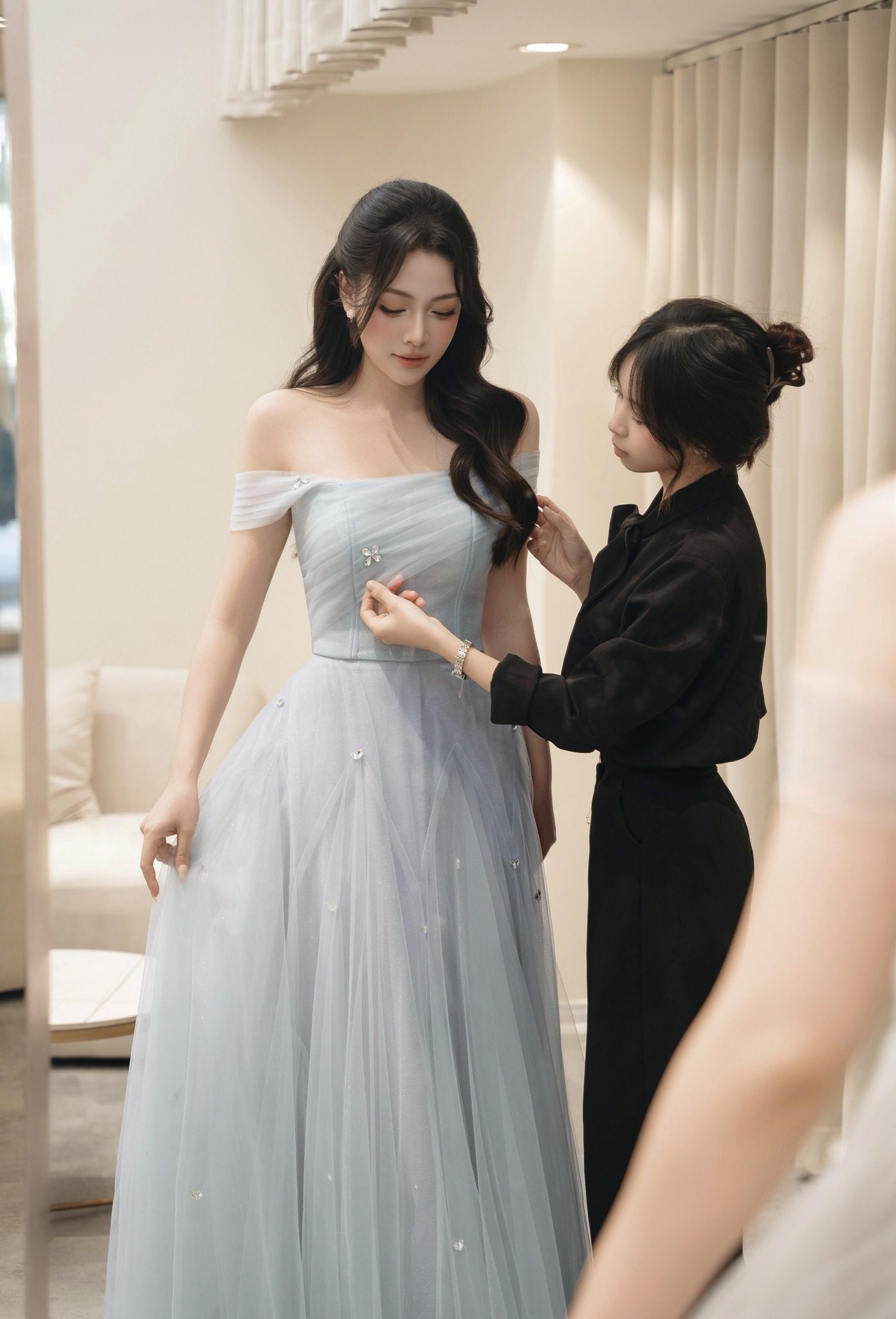 [🆕🇻🇳] Seesilk – Thiết kế & Thời trang 👕 Top1Fashion 👗   𝓐𝓶𝓮𝓵𝓲𝓮 𝓓𝓻𝓮𝓼𝓼
Mang hơi thở của nắng mai và sự mềm mại thuần khiết, 𝒜𝓂𝑒𝓁𝒾𝑒 𝒟𝓇𝑒𝓈𝓈 phiên bản vàng bơ là hiện thân của sự thanh lịch và quyến rũ đầy tinh tế.  , shares-1✔️ , likes-5❤️️ , date-2025-06-21 22:54:40🇻🇳🇻🇳🇻🇳📰🆕