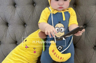 [🆕🇻🇳]  Thuỷ Nghé Kids  – Chuyên sỉ SLL quần áo Thời Trang Trẻ Em & Sơ Sinh đầy đủ các mẫu 🧑‍🧒❤️️👶⭐️  MINION SET YẾM RỜI ĐANG LÊN ĐƠN LIÊN TỤC
Set Minion tách rời – dễ giặt – dễ mặc – dễ phối
Mũ đội Minion mắt to 3D
Áo thun vàng + Yếm xanh in hoạt hình  , shares-0✔️ , likes-0❤️️ , date-2025-07-02 05:32:17🇻🇳🇻🇳🇻🇳📰🆕