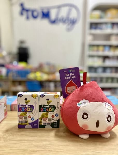 [🆕🇻🇳] Shop TOM BABY  Chuyên Bỉm,Thời trang cho bé,các loại Bánh kẹo, Kem, Thực phâm dinh dưỡng 🧑‍🧒❤️️👶⭐️ LINEABON “TUNG DEAL” MUA 2 TẶNG 1
HOT NHẤT MÙA HÈ NÀY
Chỉ với 2 hộp LineaBon D3K2 bất kỳ, mẹ sẽ được xé ngay 1 túi mù gấu bông Bé Siu**
**Đặc biệt nếu xé t , shares-1✔️ , likes-0❤️️ , date-2025-07-11 20:00:25🇻🇳🇻🇳🇻🇳📰🆕