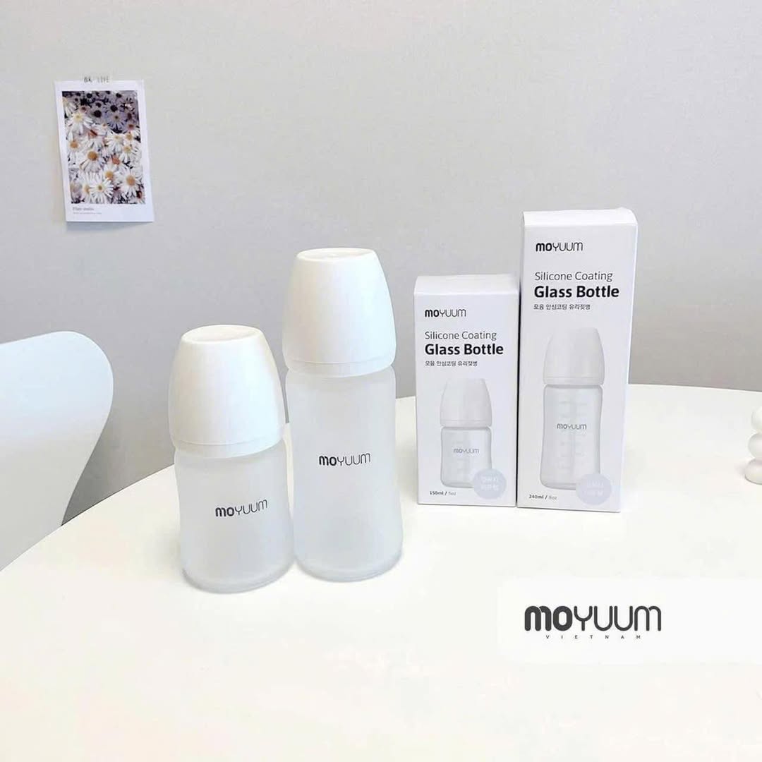 [🆕🇻🇳] Shop Như Ý – Mẹ và Bé Thế giới ăn dặm, thời trang cho Bé yêu 🧑‍🧒❤️️👶⭐️  𝐁𝐢̀𝐧𝐡 𝐬𝐮̛̃𝐚 𝐌𝐨𝐲𝐮𝐮𝐦 thủy tinh bọc silicon siêu nhẹ!
Bình sữa thuỷ tinh Moyuum nội địa Hàn phiên bản thường và phiên bản hoạ tiết- một trong những lựa chọn  , shares-0✔️ , likes-2❤️️ , date-2025-07-06 15:31:52🇻🇳🇻🇳🇻🇳📰🆕
