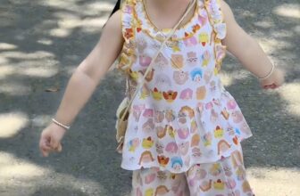 [🆕🇻🇳] Thảo Lâm Baby Shop – Cửa hàng quần áo sơ sinh – trẻ em 🧑‍🧒❤️️👶⭐️ Ảnh thật mẫu mặc nên các mẹ yên tâm chất siêu đẹp và mát nhé…Chuẩn bị năm học mới – Em mở od set xinh cho bé diện đến lớp ạ.Bảng size tham khảo :Size , shares-0✔️ , likes-3❤️️ , date-2025-07-10 20:32:29🇻🇳🇻🇳🇻🇳📰🆕