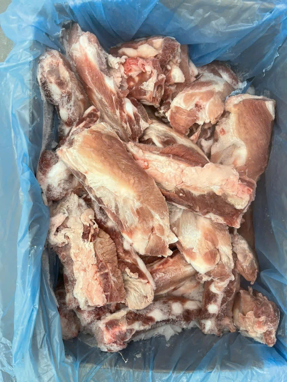 [🆕🇻🇳] Tài Phát Foods Giá Sỉ – Nhà bán buôn thực phẩm 🍔 Top1Food  🍜   𝐃𝐀𝐍𝐇 𝐌𝐔̣𝐂 𝐓𝐇𝐈̣𝐓 𝐇𝐄𝐎
  Tên sản phẩm: Sườn sụn xương heo. 
  Quy cách: 10 kg/thùng. 
–> Combo giòn sần sật + mềm mọng đỉnh cao. Chế biến đa dạng món:
  Ch , shares-0✔️ , likes-0❤️️ , date-2025-07-10 16:30:21🇻🇳🇻🇳🇻🇳📰🆕