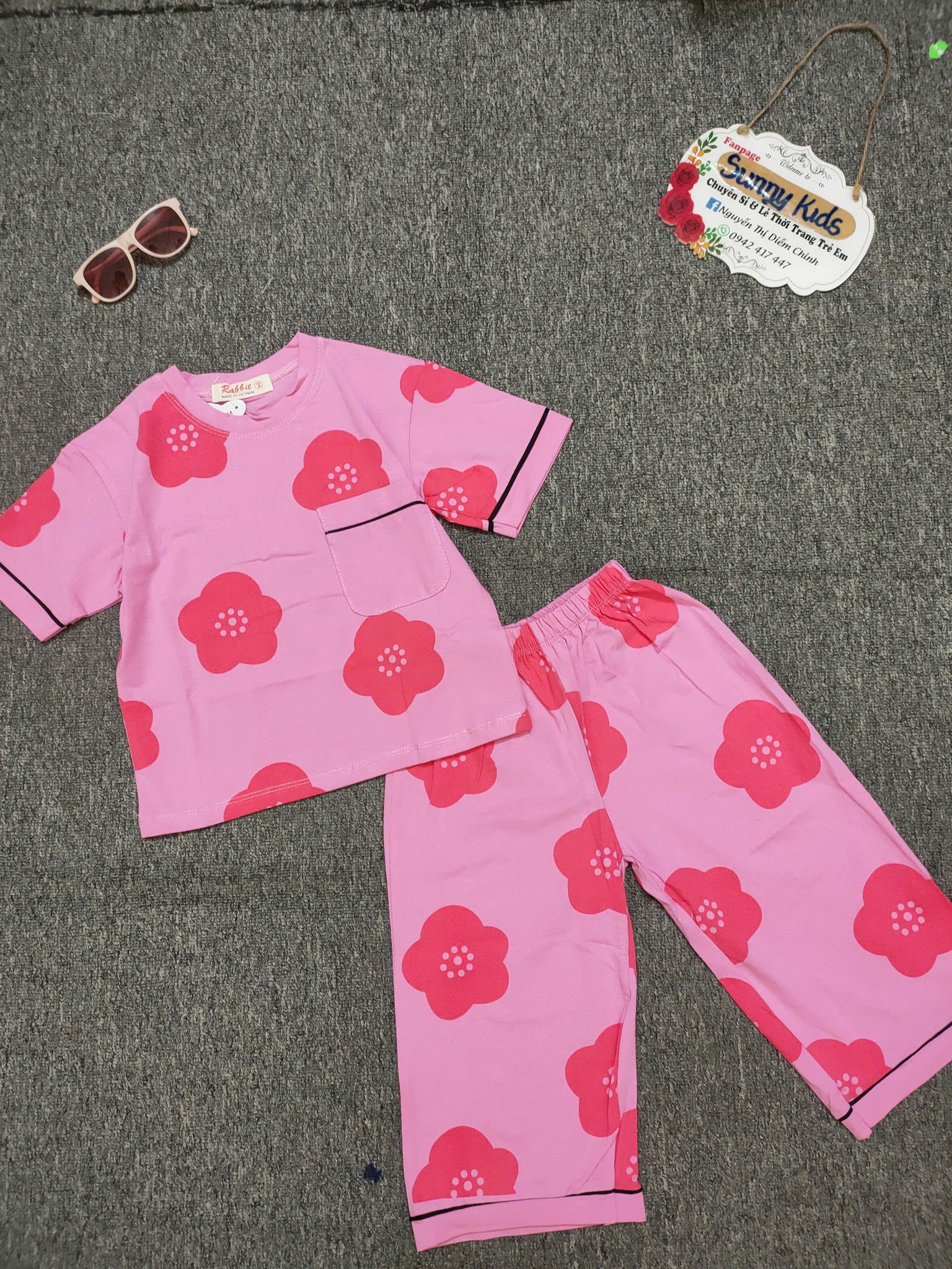 [🆕🇻🇳]  Sunny kids – Quần áo trẻ em 🧑‍🧒❤️️👶⭐️  Mặc nhà mà vẫn phải thật xinh nha bé ơi!
Set đồ thun cotton in hoa to siêu yêu – vừa thoáng mát, vừa dễ thương hết nấc!2 màu ngọt ngào: Hồng baby & Kem , shares-0✔️ , likes-1❤️️ , date-2025-07-12 00:03:59🇻🇳🇻🇳🇻🇳📰🆕