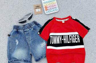 [🆕🇻🇳]  Sunny kids – Quần áo trẻ em 🧑‍🧒❤️️👶⭐️  Set jean cho bé nhí siêu xinh đây ạ!
Chất jean mềm, mát – dễ mặc dễ vận động
Phối đồ đi chơi, đi học hay chụp ảnh đều siêu yêu luôn
Có size cho bé từ 9 , shares-0✔️ , likes-0❤️️ , date-2025-07-07 01:30:24🇻🇳🇻🇳🇻🇳📰🆕