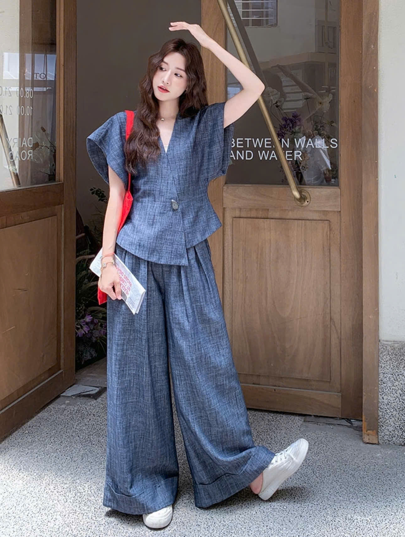 [🆕🇻🇳] PanhPeo Desgin – Thời trang thiết kế – Sản xuất tại Việt Nam 👕 Top1Fashion 👗   MẶC LÊN LÀ LẠ – MÀ LẠ LÀ THU HÚT!Set áo + quần suông dài với gam Xanh Xước độc đáo – mới lạ mà vẫn dễ mặc
Áo thiết kế phá cách nhẹ – tạo điểm nhấn tin , shares-24✔️ , likes-203❤️️ , date-2025-07-16 09:40:19🇻🇳🇻🇳🇻🇳📰🆕