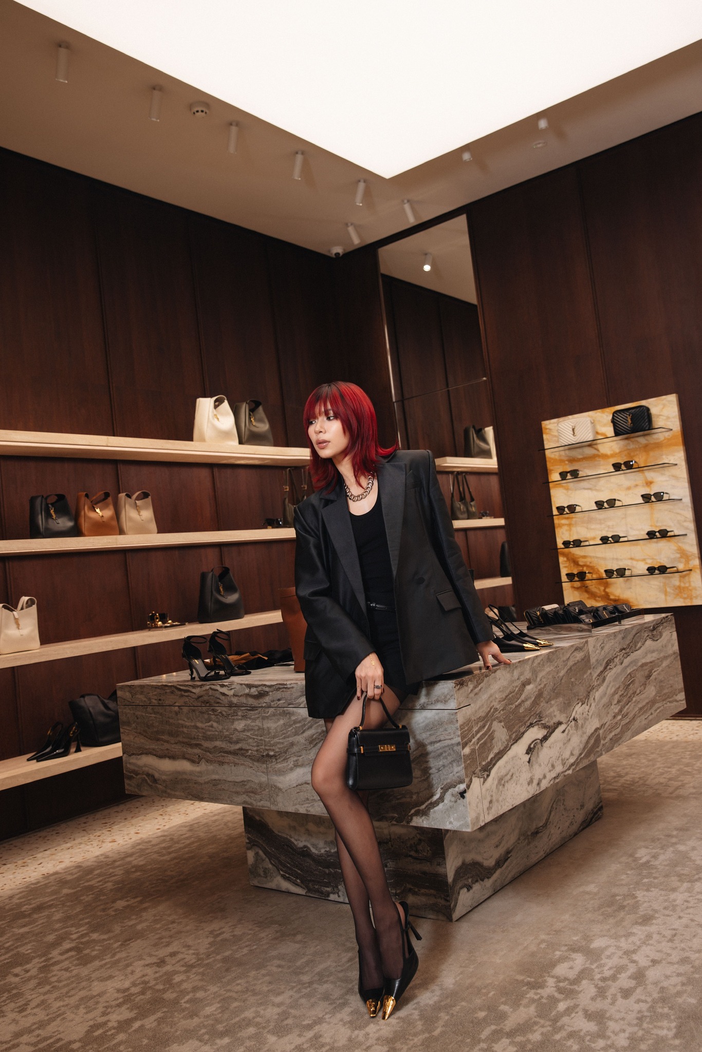 [🆕🇻🇳] BONJOUR – Towards the high-end fashion line 👕 Top1Fashion 👗  DONG ANH QUYNH X BONJOUR
She looks so luxurious. Thank you for your choice
#BONJOUR
#streetstyles
___________________
Contact us:
Worldwide Shipping Avai , shares-0✔️ , likes-22❤️️ , date-2025-07-16 18:54:21🇻🇳🇻🇳🇻🇳📰🆕