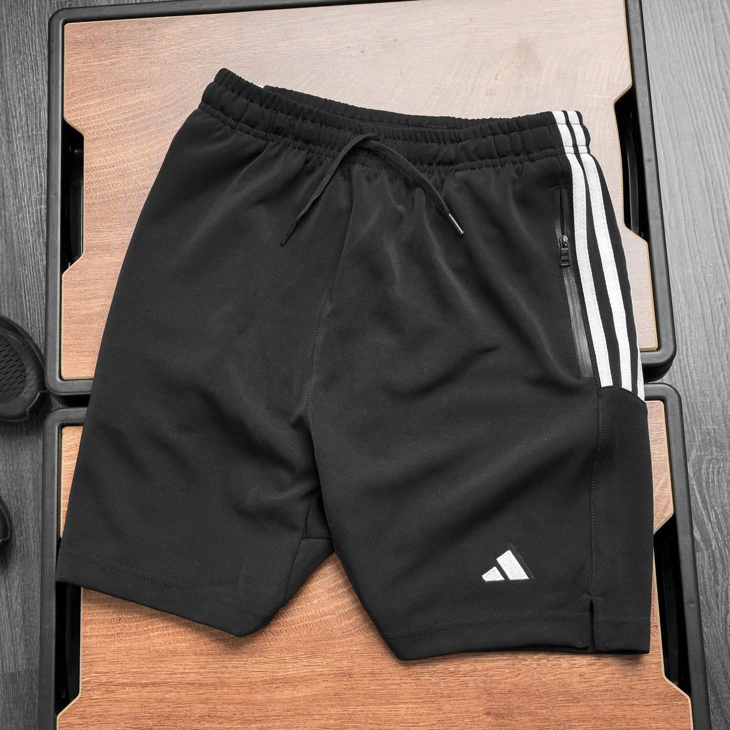 [🆕🇻🇳] GO SHOP – Cửa hàng quần áo nam 👕 Top1Fashion 👗  Short Das Training Chất thun poly 2 da dày dặn, mềm mát, co giãn tốt theo mọi chuyển động của cơ thể, thiết kế 3 sọc đơn giản với logo thêu siêu xịn cùng 2 , shares-0✔️ , likes-15❤️️ , date-2025-07-15 02:10:51🇻🇳🇻🇳🇻🇳📰🆕