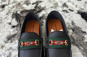 [🆕🇻🇳] Vô Vị Authentic 👕 Top1Fashion 👗  GUCCl
Mẫu moca tag gold cực đẹp cho ae lên đồ . Đi chơi hay công sở đều rất ok
。Sz: 5.5 ( chân 39/39.5 )
。Giá SaIe : 9.999.999k
。0943522222 (zalo) / 07028 , shares-0✔️ , likes-2❤️️ , date-2025-07-16 20:21:57🇻🇳🇻🇳🇻🇳📰🆕