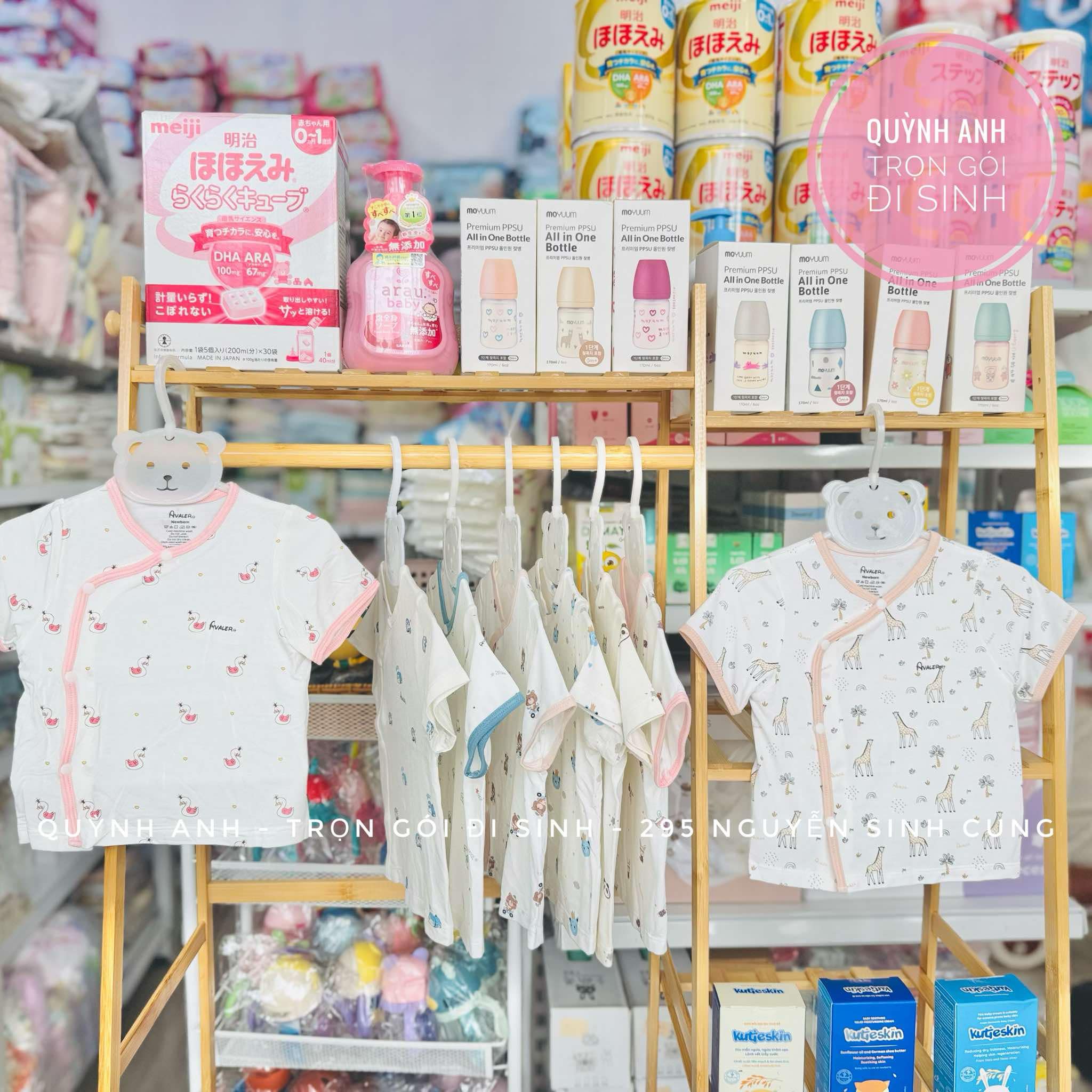 [🆕🇻🇳] Mộc Baby Store – Chuyên cung cấp đồ cao cấp cho Mẹ & bé 🧑‍🧒❤️️👶⭐️  𝐕𝐈𝐓𝐀𝐌𝐈𝐍 𝐃𝟑 𝐃.𝐃𝐫𝐨𝐩𝐬 𝐌𝐲̃
𝐓𝐚̣𝐢 𝐬𝐚𝐨 𝐕𝐢𝐓𝐚𝐦𝐢𝐧 𝐃𝟑 𝐝𝐫𝐨𝐩 𝐌𝐲̃ đ𝐮̛𝐨̛̣𝐜 𝐠𝐨̣𝐢 𝐥𝐚̀ 𝟏 𝐭𝐫𝐨𝐧𝐠 𝟒 𝐕𝐈𝐓𝐀𝐌𝐈𝐍 𝐃𝟑 𝐓𝐎̂́𝐓 𝐍𝐇𝐀̂́𝐓 𝐓𝐇𝐄̂́ 𝐆𝐈𝐎̛́𝐈.Hàm lượng vitamin d3 D.Drops cao nh , shares-0✔️ , likes-1❤️️ , date-2025-07-15 14:04:05🇻🇳🇻🇳🇻🇳📰🆕