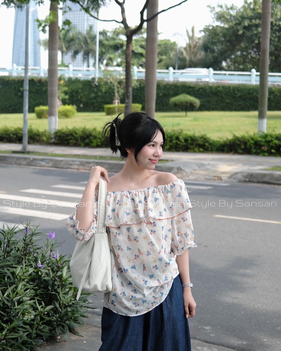 [🆕🇻🇳] Style By SanSan – Cửa hàng quần áo nữ 👕 Top1Fashion 👗  Nhẹ nhàng bay bổng đầu tuần ạ_______________________
𝙰𝚟𝚊𝚒𝚕𝚊𝚋𝚕𝚎: áo freesize
•𝑯𝒂̀𝒏𝒈 𝒄𝒐́ 𝒔𝒂̆̃𝒏
•𝑯𝒊̀𝒏𝒉 𝒂̉𝒏𝒉 𝒕𝒖̛̣ 𝒄𝒉𝒖̣𝒑
Facebook: Style By SanSan
Instargra , shares-0✔️ , likes-3❤️️ , date-2025-07-21 13:35:40🇻🇳🇻🇳🇻🇳📰🆕