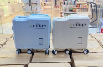 [🆕🇻🇳] Mộc Store – Đồ dùng bé yêu cao cấp 🧑‍🧒❤️️👶⭐️   Thống báo gấp gấp
30 chiếc vali về trả deal 0 đồng cho các bé đây ak
2 màu siêu xinh lại sang nhaaa
Trả xong khách chốt là e còn đâu đó dăm – mười cá , shares-0✔️ , likes-7❤️️ , date-2025-07-18 05:22:44🇻🇳🇻🇳🇻🇳📰🆕