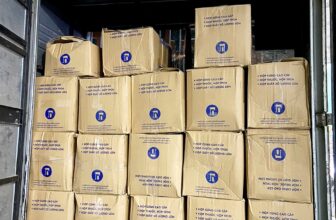 [🆕🇻🇳] Lạc Hồng:In hộp giấy, hộp mỹ phẩm, in hộp cứng giá rẻ 🎨 Top1Designs ✨  Mưa bão gió giật, Team Lạc Hồng vẫn đội mưa đi giao hàng cho khách đây ạ
Giao hàng là đam mê, mưa gió chỉ là thử thách!
Cảm ơn cả nhà luôn ủng hộ Lạc Hồn , shares-0✔️ , likes-6❤️️ , date-2025-07-22 16:07:20🇻🇳🇻🇳🇻🇳📰🆕