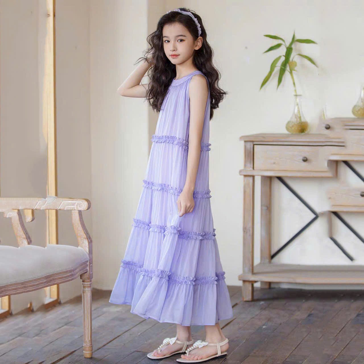 [🆕🇻🇳]  Sunny kids – Quần áo trẻ em 🧑‍🧒❤️️👶⭐️  Nàng thơ nhí diện đầm tím mộng mơ
Đầm maxi tím pastel nhẹ nhàng, bay bổng – bé mặc vào là xinh như công chúa bước ra từ cổ tích
Chất voan mềm mại, thiết  , shares-0✔️ , likes-0❤️️ , date-2025-07-10 03:29:25🇻🇳🇻🇳🇻🇳📰🆕