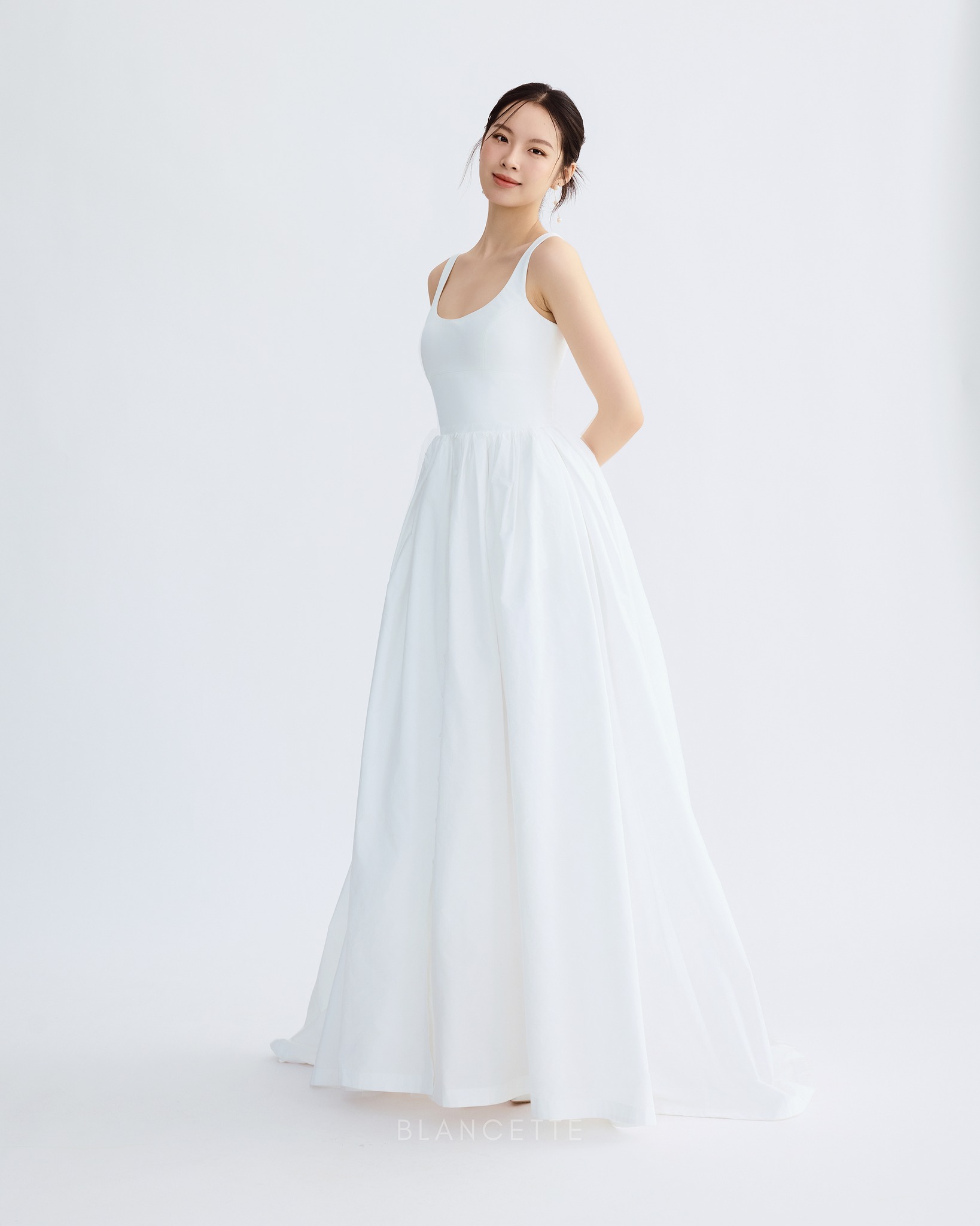 [🆕🇻🇳] Shop TOM BABY  Chuyên Bỉm,Thời trang cho bé,các loại Bánh kẹo, Kem, Thực phâm dinh dưỡng 🧑‍🧒❤️️👶⭐️ XE ĐẨY OLWEN PHIÊN BẢN MỚI
Xe đẩy Olwen – sản phẩm mang dấu ấn đậm nét nhất của ToBé đã trở lại với phiên bản Olwen Plus kèm đệm ngồi và mái che tiện dụng , shares-1✔️ , likes-0❤️️ , date-2025-07-14 20:00:01🇻🇳🇻🇳🇻🇳📰🆕