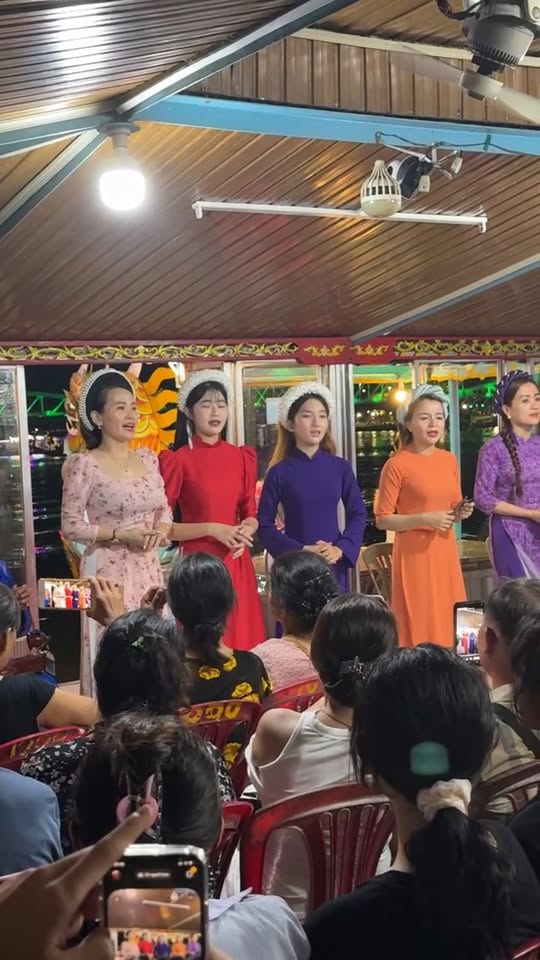 [🆕🇻🇳]  Tuyên Thuỳ Hải Phòng Shop Quần Áo Trẻ Em-Đồ Sơ Sinh-Giày Dép-Bỉm 🧑‍🧒❤️️👶⭐️ Trực tiếp nghe ca huế trên sông hương , shares-0✔️ , likes-18❤️️ , date-2025-07-14 03:21:21🇻🇳🇻🇳🇻🇳📰🆕