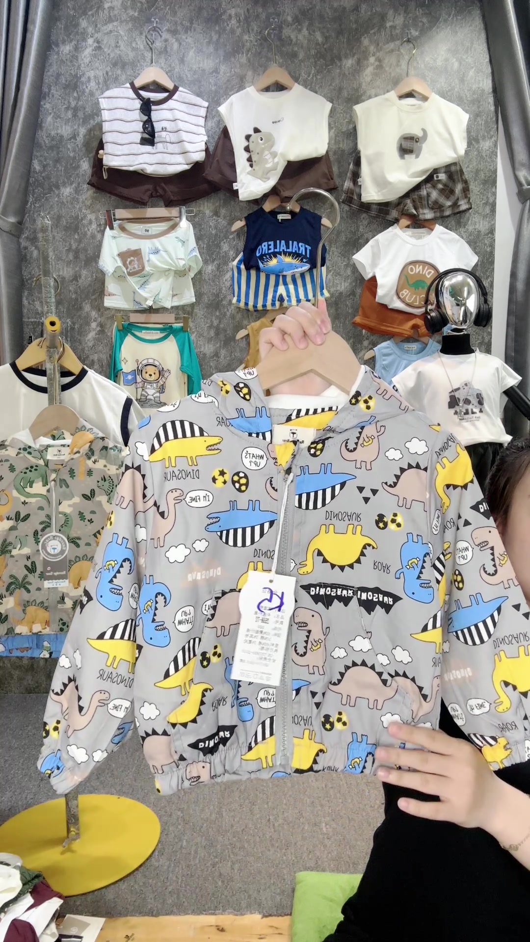 [🆕🇻🇳] Hoàng Quyên – Mẹ Tony – Thời Trang Trẻ Em 🧑‍🧒❤️️👶⭐️ Em xu1ea3 hu1ebft khooooo”},”is_text_only_story”:false,”id”:”UzpfSTYxNTU1ODI0MDY5Mjk4OlZLOjIzOTk2OTkxMjQzMjYyNTQw”},”__module_operation_CometFeedStoryAtt , shares-5✔️ , likes-72❤️️ , date-2025-07-19 19:04:40🇻🇳🇻🇳🇻🇳📰🆕