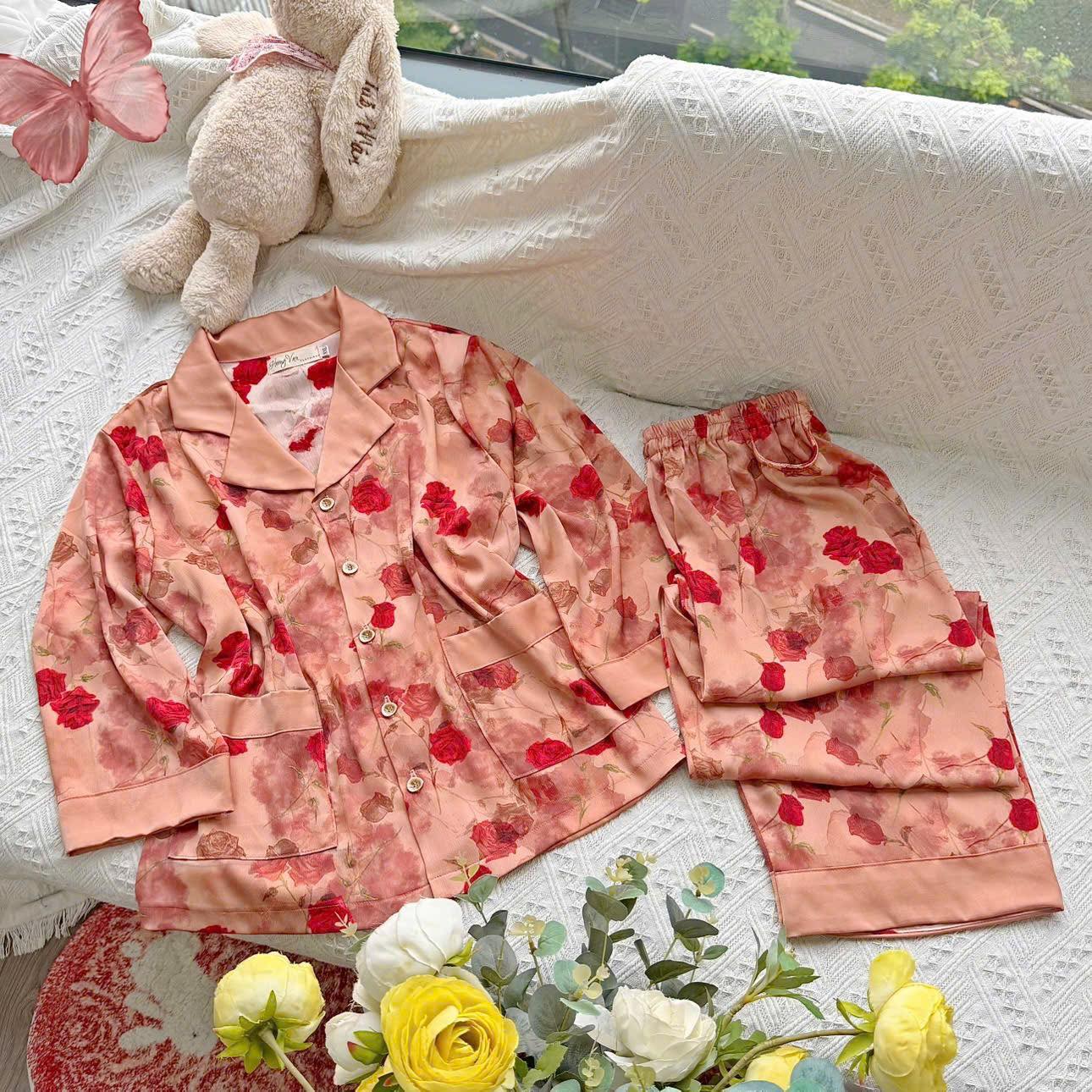 [🆕🇻🇳] Hoong Vân Clothings – Chuyên hàng thời trang nữ thiết kế  👕 Top1Fashion 👗  Màu pijama tươi mới mùa hè
Với thiết kế basic TAY LỮNG
Chất lụa mới cực kì mướt tay trơn láng
, shares-0✔️ , likes-2❤️️ , date-2025-07-21 17:56:17🇻🇳🇻🇳🇻🇳📰🆕