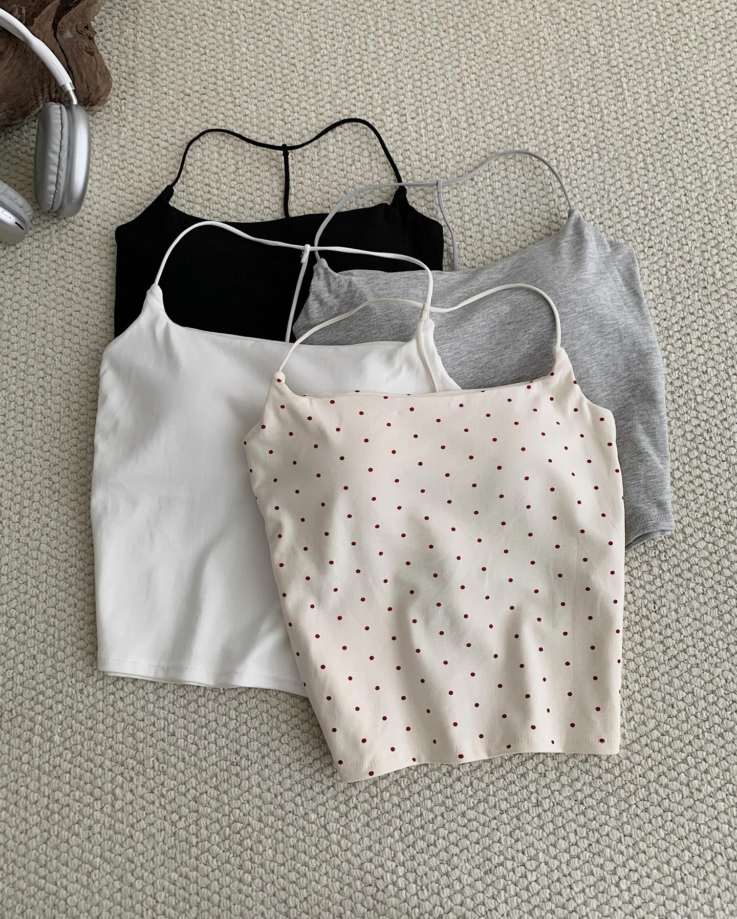 [🆕🇻🇳] Jem closet – Cửa hàng quần áo nữ  👕 Top1Fashion 👗  𝐍 𝐄 𝐖  𝐈 𝐍Áo dây KABI – 10882
Chất vải bo gân mịn hàn với tone màu basic: Xám – Trắng – Đen đến tone màu bắt trend: Chấm bi dễ phối, có đệm trong nên mấ , shares-0✔️ , likes-10❤️️ , date-2025-07-20 01:21:52🇻🇳🇻🇳🇻🇳📰🆕