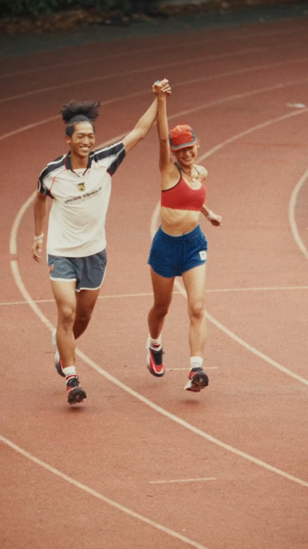 [🆕🇻🇳] Under Armour – Quần áo – Thương hiệu 👕 Top1Fashion 👗  Tôi chạy, nhưng tôi không phải “dân chạy bộ”!
Không phải ai chạy cũng tự nhận mình là “runner” – nếu làm runner nghĩa là phải đeo đồng hồ thông minh, săn k , shares-0✔️ , likes-0❤️️ , date-2025-07-21 16:01:37🇻🇳🇻🇳🇻🇳📰🆕