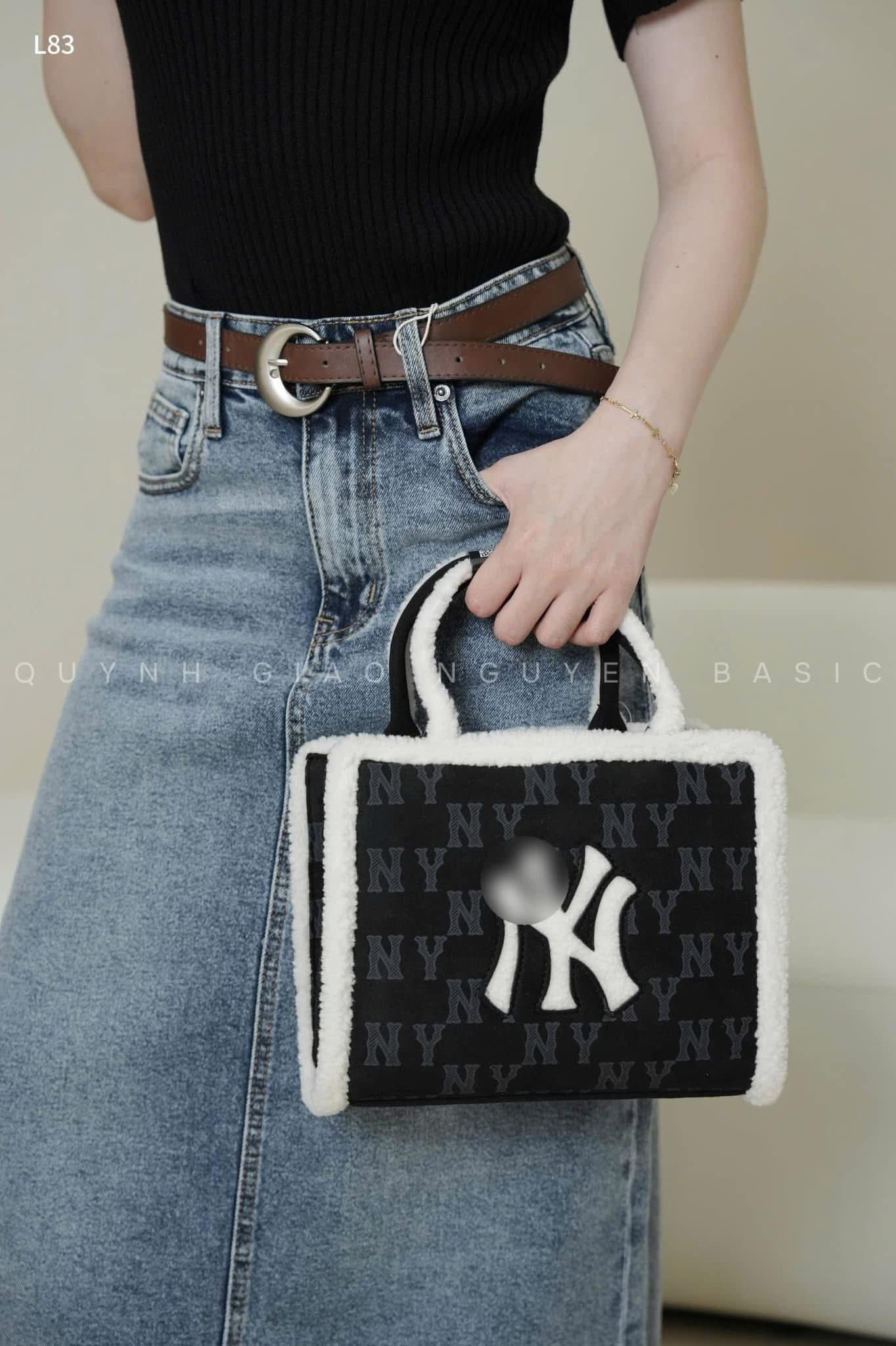 [🆕🇻🇳] Quynh Giao Nguyen -Cửa hàng quần áo 👕 Top1Fashion 👗  Gần 300k KO CÓ NHƯNG  mà đúng 10 chiếc cuối e SALE #139k lun nghen ))))
Nhanh dc chậm hết ạSz : 25*20*6cmMÀU NGẪU NHIÊNMÃ : L84HÀNG SALE BÊN E K , shares-0✔️ , likes-26❤️️ , date-2025-07-23 02:02:13🇻🇳🇻🇳🇻🇳📰🆕