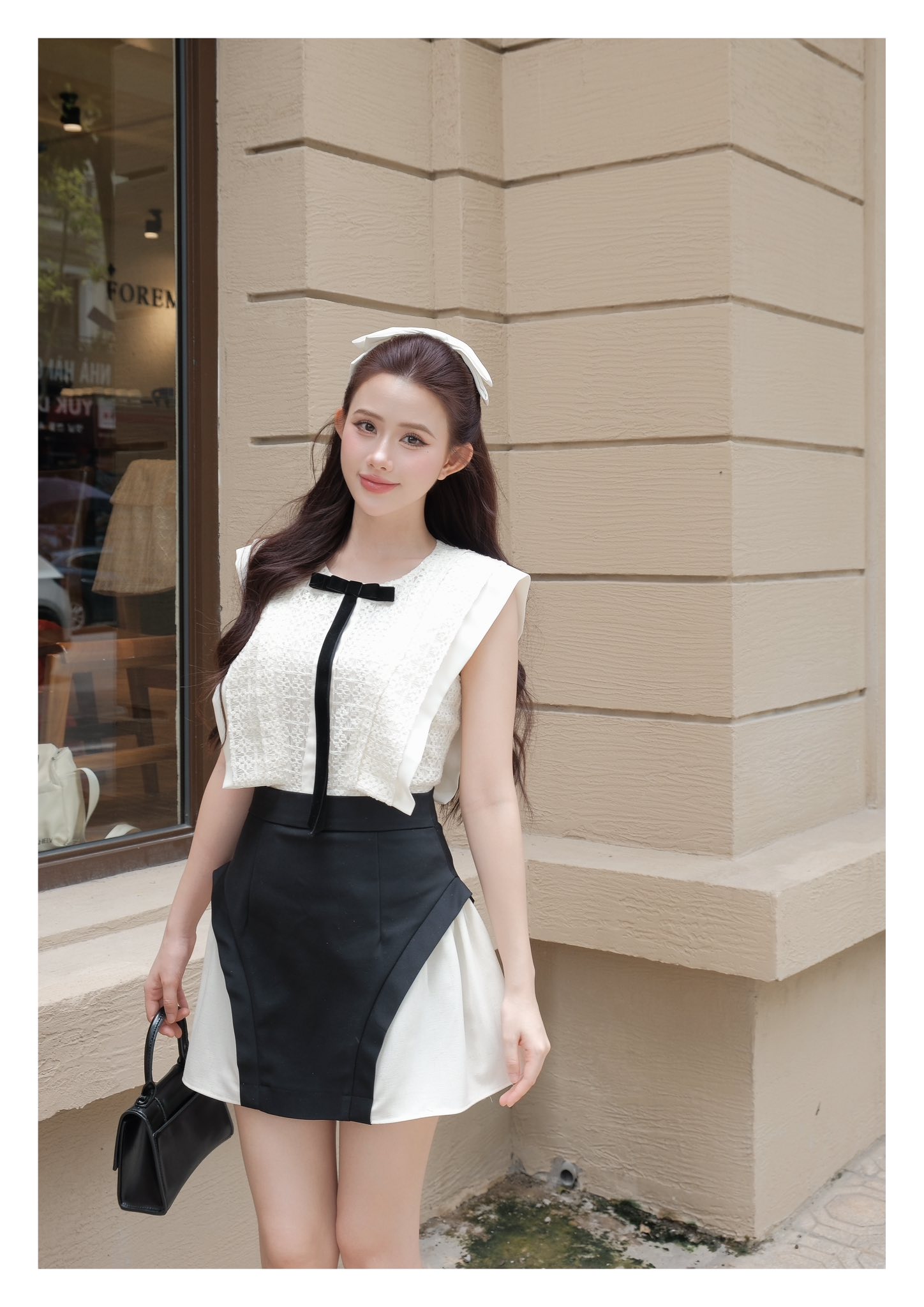 [🆕🇻🇳] Trúc Quỳnh Nguyễn – Hàng thiết kế 👕 Top1Fashion 👗  𝐃𝐄𝐏𝐓𝐇 𝐈𝐍 𝐖𝐇𝐈𝐓𝐄Màu trắng trên nền ren không còn là sắc trắng đơn điệu. Nó hiện lên từng lớp, từng họa tiết, tạo nên một bề mặt có chiều sâu, đủ để ánh nhì , shares-0✔️ , likes-1❤️️ , date-2025-07-24 05:02:42🇻🇳🇻🇳🇻🇳📰🆕