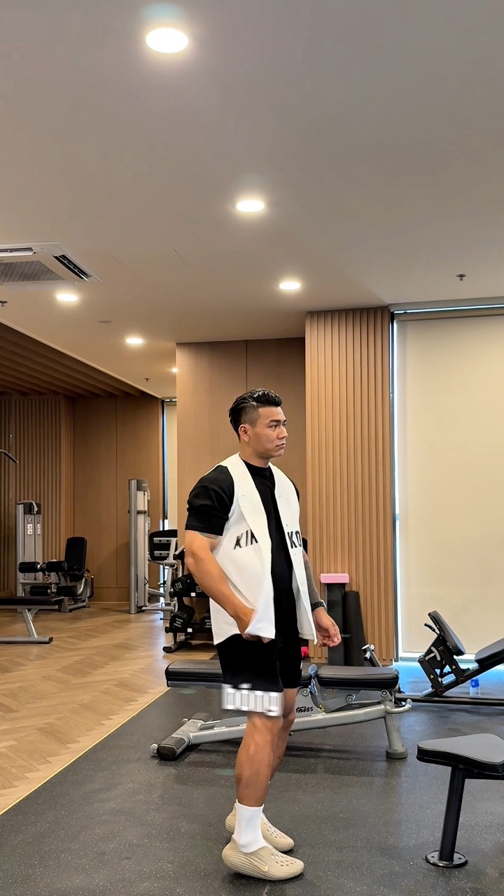 [🆕🇻🇳] thuan.dr Cửa hàng giày dép 👕 Top1Fashion 👗  Sandal 43
Dép 41-42-44-45
Giá 2600k-2690k
, shares-0✔️ , likes-0❤️️ , date-2025-07-20 15:32:59🇻🇳🇻🇳🇻🇳📰🆕