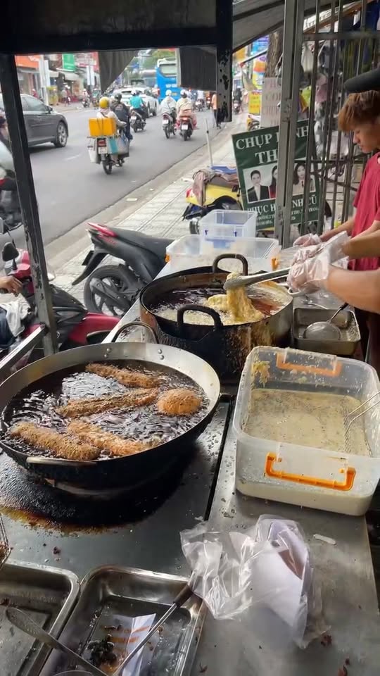 [🆕🇻🇳] Siêu Thị Hàng Tiêu Dùng – Bếp hương béo 🍔 Top1Food  🍜 Mai e có

•bánh da lợn khoai môn sợii 

1 ổ y hình 6-700g #65k 

Ngon xuất sắc lắm ạ. Da lợn béo, bùi bùi của khoai môn , ko ngọt gắt, bánh dai mềm béo siê , shares-0✔️ , likes-0❤️️ , date-2025-07-24 22:59:18🇻🇳🇻🇳🇻🇳📰🆕