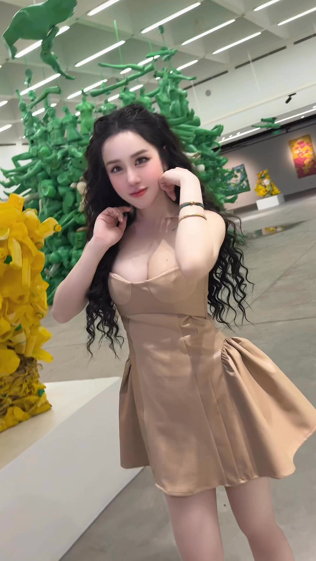 [🆕🇻🇳] Quế Chi Boutique  – Quế Chi Boutique Since 2016 👕 Top1Fashion 👗  Đừng để ý e =)) để ý váy e mặc đi =)) #trending , shares-0✔️ , likes-0❤️️ , date-2025-07-23 05:57:55🇻🇳🇻🇳🇻🇳📰🆕