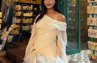 [🆕🇻🇳] Jirene – Thiết kế & Thời trang 👕 Top1Fashion 👗  𝗘𝘃𝗲𝗿𝘆 𝗵𝗼𝗹𝗶𝗱𝗮𝘆 𝗱𝗲𝘀𝗲𝗿𝘃𝗲𝘀 𝗮𝗻 𝗲𝗾𝘂𝗮𝗹𝗹𝘆 𝘀𝘁𝘂𝗻𝗻𝗶𝗻𝗴 𝘀𝗶𝗹𝗵𝗼𝘂𝗲𝘁𝘁𝗲
Top 10 Miss Cosmo Cambodia, Nhen Soksophea in our 𝗡𝗔𝗠𝗜 𝗗𝗥𝗘𝗦𝗦!Product info:
𝗡𝗔𝗠𝗜 𝗗𝗥𝗘𝗦𝗦
Color: CREA , shares-0✔️ , likes-0❤️️ , date-2025-07-23 18:29:23🇻🇳🇻🇳🇻🇳📰🆕