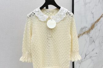 [🆕🇻🇳] QUYNH HUONG DINH STORE 👕 Top1Fashion 👗  Phiên bản đầu tiên độc quyền Ch～E 25Ss————Áo len tay lửng cổ búp bê mới nhất đầu thuyb mua hàng tùy chỉnh một đổi một Họa tiết hoa móc tùy chỉnh với ve áo  , shares-0✔️ , likes-0❤️️ , date-2025-07-23 14:56:12🇻🇳🇻🇳🇻🇳📰🆕