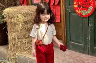 [🆕🇻🇳]  SAM&CÒ XUẤT XỊN – QUẦN ÁO TRẺ EM XUẤT XỊN 🧑‍🧒❤️️👶⭐️ Đẹp điên luôn ạ – HÀNG SẴN SHOP rồi ạ
Mua quần em tặng áo phông mickey ạ
Size  2-3-4-5: #165kaaa/
Size 6 : #185k
Outfit basic năng động bé trai hay gá , shares-0✔️ , likes-0❤️️ , date-2025-07-26 17:22:48🇻🇳🇻🇳🇻🇳📰🆕