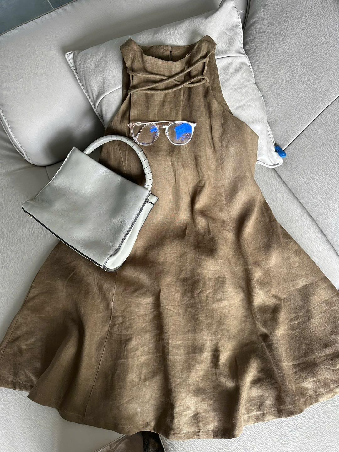 [🆕🇻🇳] OnmeLocal – 𝐒𝐨𝐦𝐞𝐭𝐡𝐢𝐧𝐠 𝐀𝐛𝐨𝐮𝐭 𝐋𝐢𝐧𝐞𝐧 𝐁𝐲 𝐎𝐍𝐌𝐄. 👕 Top1Fashion 👗  Nếu như màu nâu tây của linen mang lại sự trầm ấm thì thiết kế đầm ngắn chiết eo lại mang đến sự trẻ trung. Điều đặc biệt của sợi lanh là dưới các góc độ á , shares-13✔️ , likes-102❤️️ , date-2025-07-25 21:31:51🇻🇳🇻🇳🇻🇳📰🆕