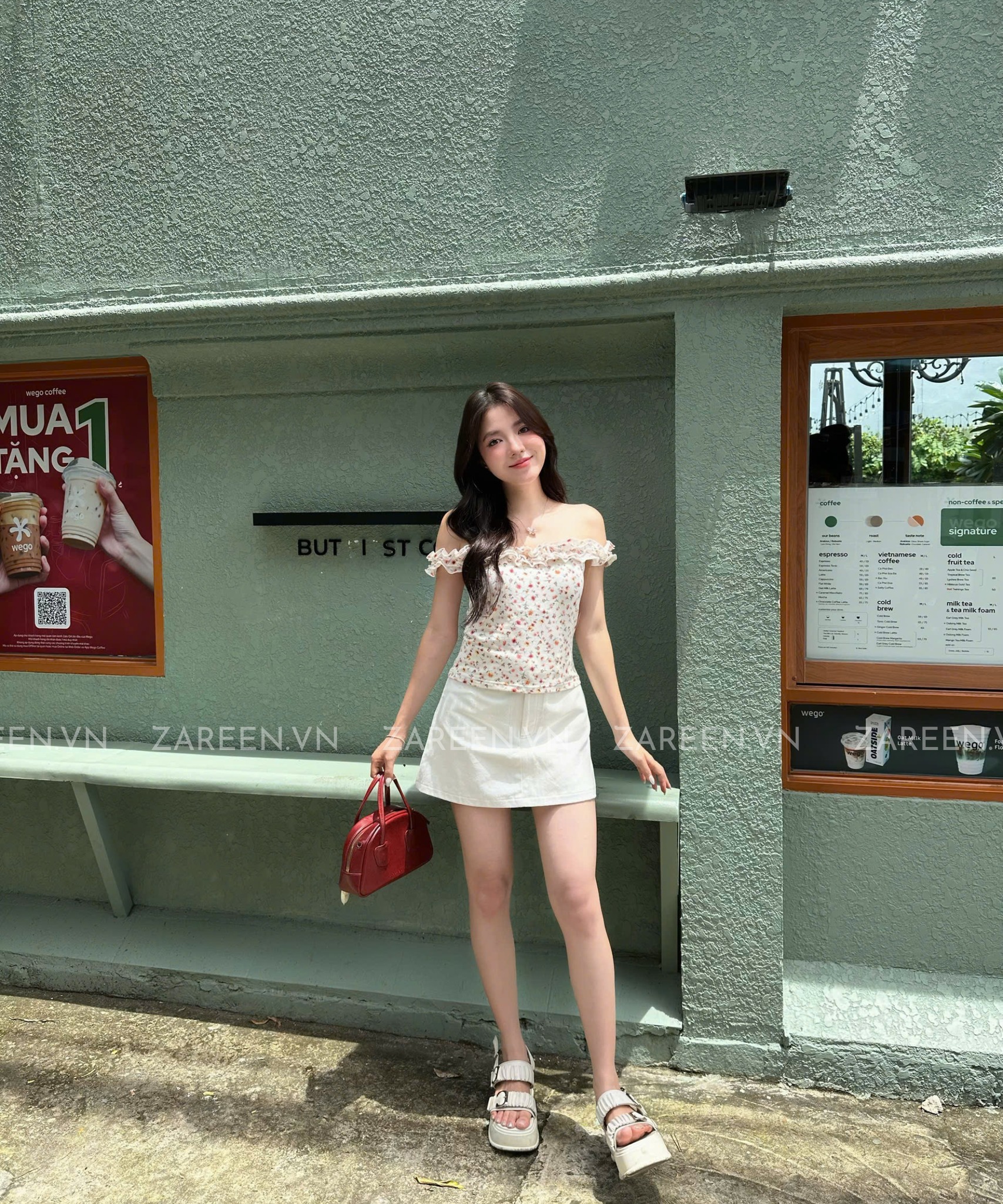 [🆕🇻🇳] Zareen shop  👕 Top1Fashion 👗   𝐍𝐞𝐰 𝐢𝐧 𝐒𝐭𝐨𝐫𝐞
Chiếc áo trễ vai với 2 lớp bèo nhún nhẹ nhàng tinh tế cùng lớp vải thun mềm giúp các nàng dễ cử động mà không cần e ngại .
Vừa nữ tính , shares-0✔️ , likes-3❤️️ , date-2025-07-26 01:30:02🇻🇳🇻🇳🇻🇳📰🆕