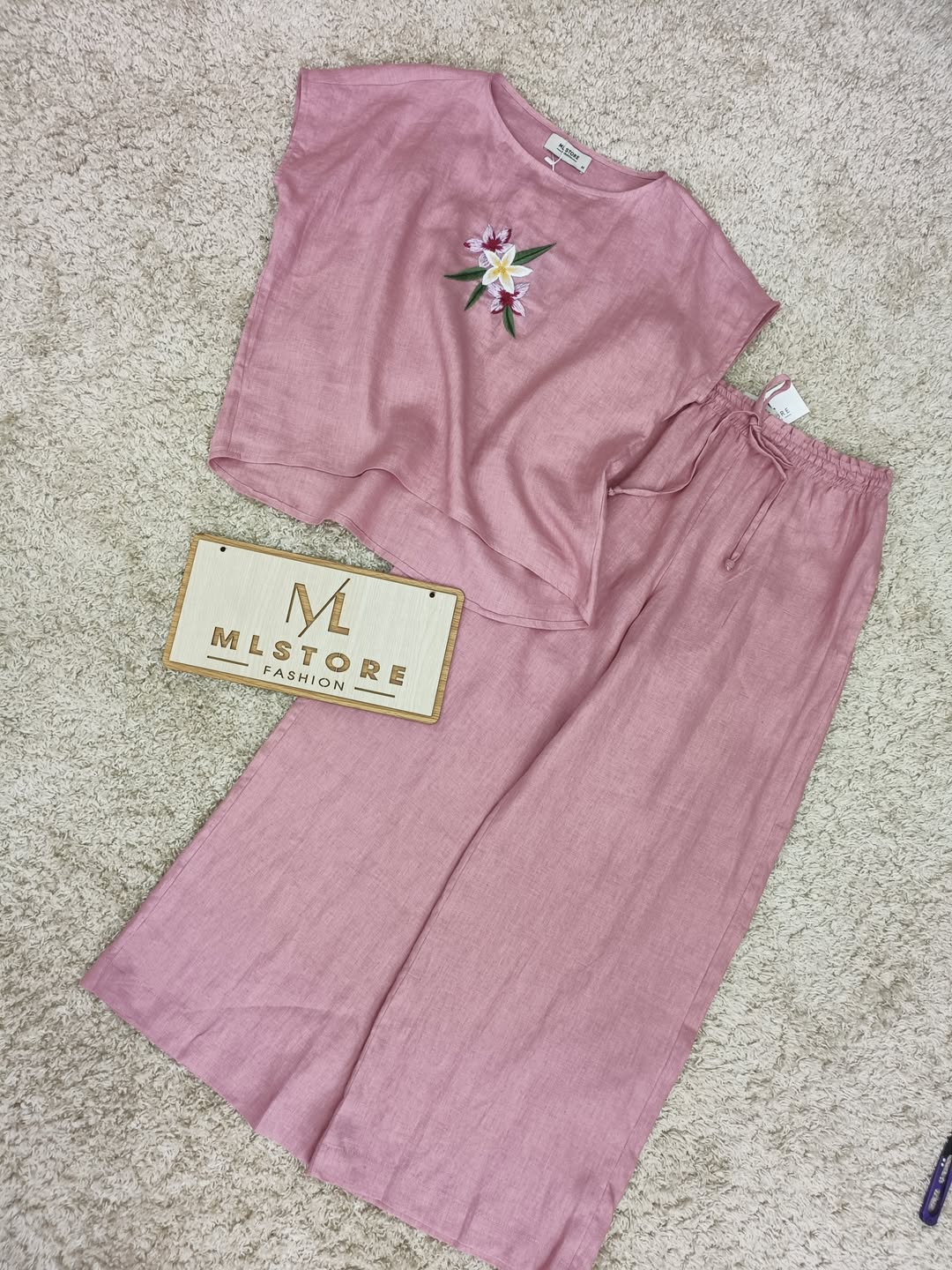 [🆕🇻🇳] ML STORE Fashion – Thiết kế & Thời trang 👕 Top1Fashion 👗  SET THÊU TAY, diện những set này cảm nhận độ sang, thoải mái của chất liệu Linen
Linen tưng Premium washed
Màu hồng dâu nhạt
Áo 600k sale #460k
Quần 650k s , shares-0✔️ , likes-44❤️️ , date-2025-07-28 13:55:48🇻🇳🇻🇳🇻🇳📰🆕