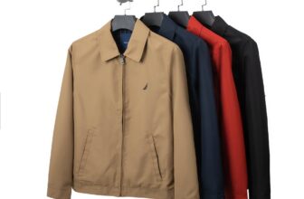 [🆕🇻🇳] NHAT HUY – Hàng hiệu xuất xịn 👕 Top1Fashion 👗  Áo gió Nam NAUTICA cổ đức  2 lớp dầy dặn, vải ngoài chất gió chống nước , bên trong áo có túi đựng rất tiện lợi.
•  Size: S M L XL XXL
• Mầu:  VÀNG/ XANH , shares-0✔️ , likes-4❤️️ , date-2025-07-28 15:50:20🇻🇳🇻🇳🇻🇳📰🆕