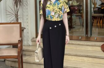 [🆕🇻🇳] Ly Tran’s Design  👕 Top1Fashion 👗  Thiết kế mới từ 𝐋𝐲 𝐓𝐫𝐚𝐧 𝐃𝐞𝐬𝐢𝐠𝐧
SƠMI LỤA SOLEIL – by Ly Tran• Lụa dệt riêng cho Ly Tran – mềm mịn, mát tay, giữ phom chuẩn. Áo ôm nhẹ dáng người, sơ vin g , shares-0✔️ , likes-5❤️️ , date-2025-07-29 14:50:42🇻🇳🇻🇳🇻🇳📰🆕